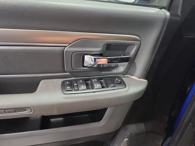 2016 RAM 1500 SLT