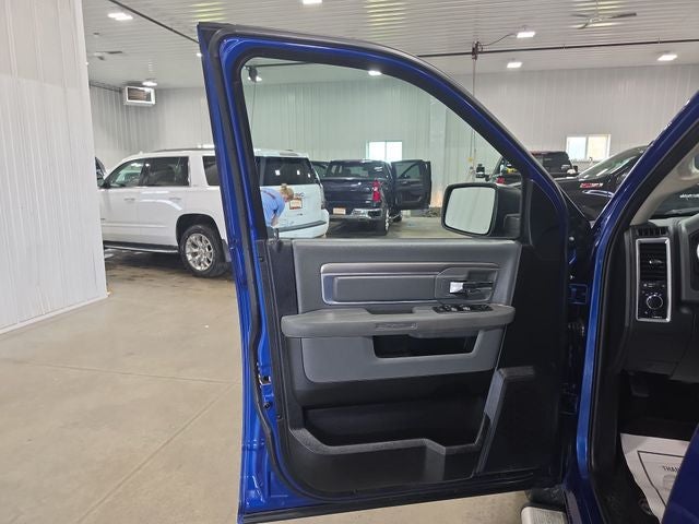 2016 RAM 1500 SLT