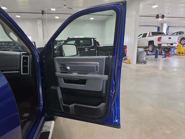 2016 RAM 1500 SLT