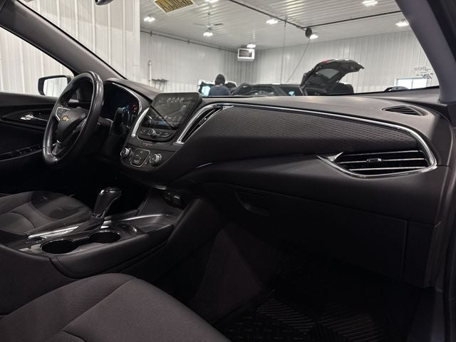 2017 Chevrolet Malibu LT 1LT