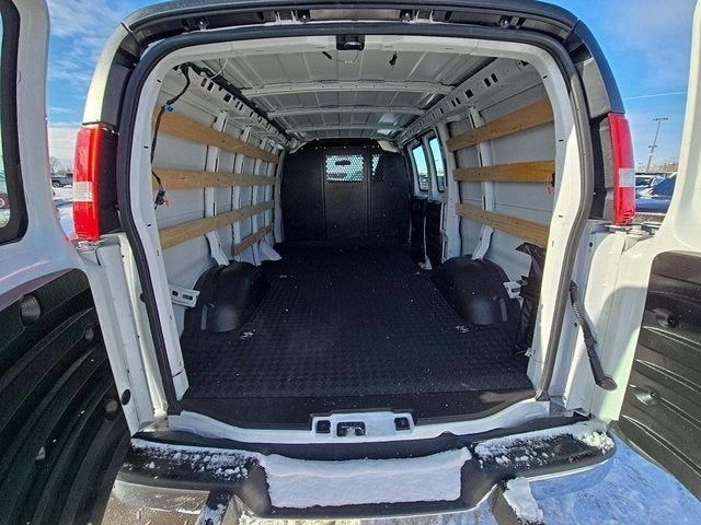 2024 Chevrolet Express 2500 Work Van Cargo