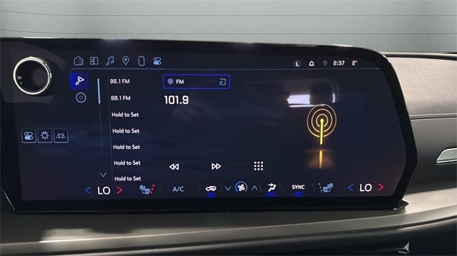 2025 Chevrolet Traverse LT 2LT