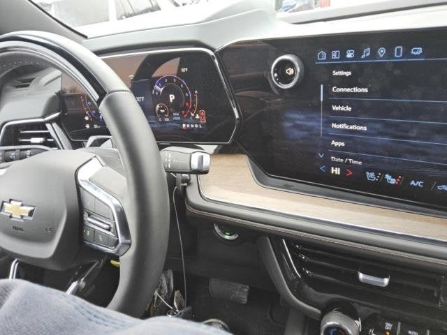 2025 Chevrolet Suburban High Country Deluxe Pkg w/Media