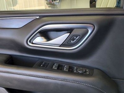 2022 Chevrolet Suburban LT W/ Luxury Package