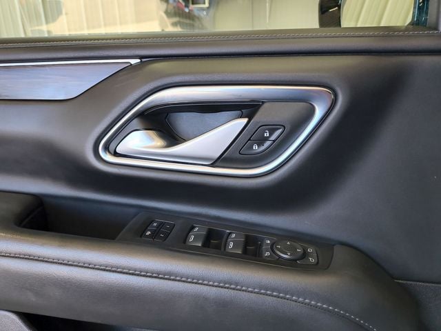 2022 Chevrolet Suburban LT W/ Luxury Package