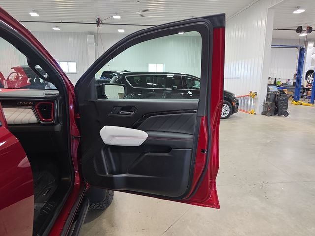2025 GMC Canyon AT4X