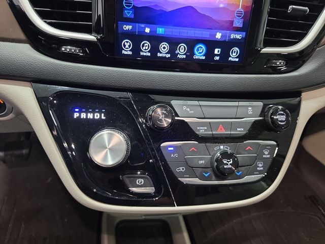 2017 Chrysler Pacifica Touring