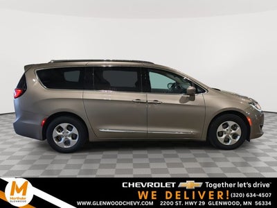 2017 Chrysler Pacifica Touring L Plus