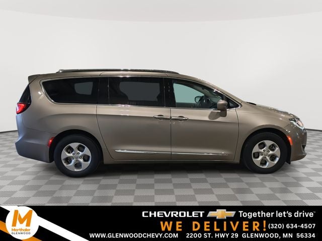 2017 Chrysler Pacifica Touring L Plus