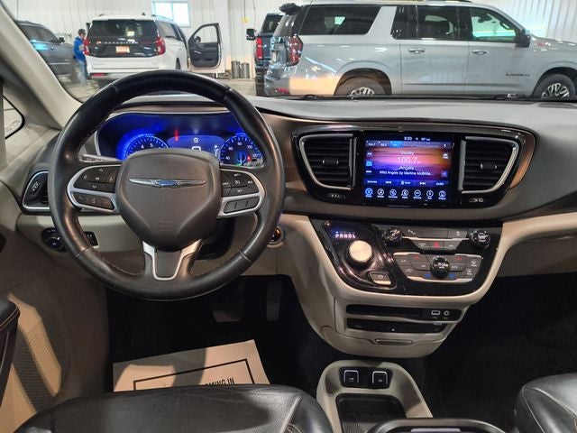 2017 Chrysler Pacifica Touring L Plus