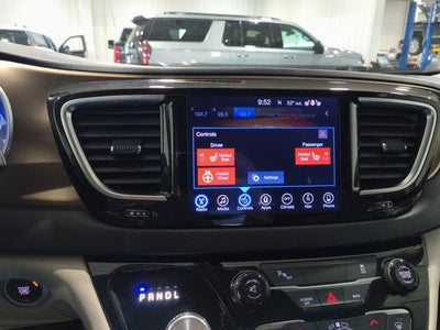 2017 Chrysler Pacifica Touring L Plus