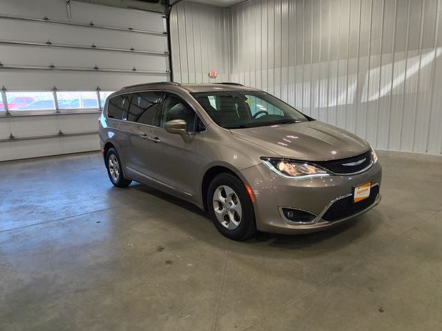 2017 Chrysler Pacifica Touring L Plus