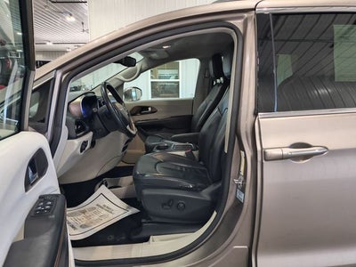2017 Chrysler Pacifica Touring L Plus