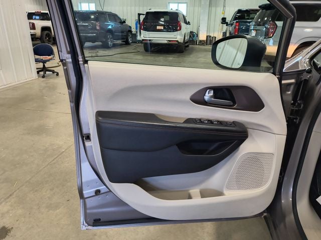 2017 Chrysler Pacifica Touring L Plus