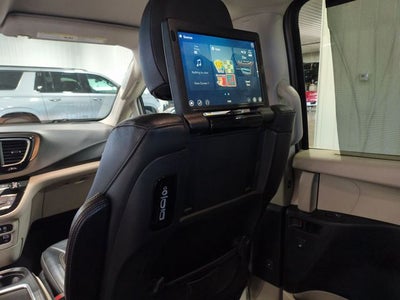 2017 Chrysler Pacifica Touring L Plus