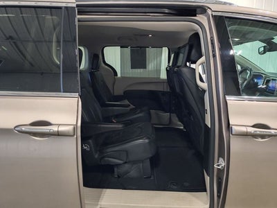 2017 Chrysler Pacifica Touring L Plus