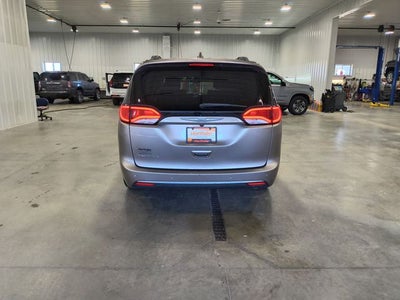 2017 Chrysler Pacifica Touring L Plus