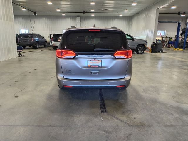 2017 Chrysler Pacifica Touring L Plus