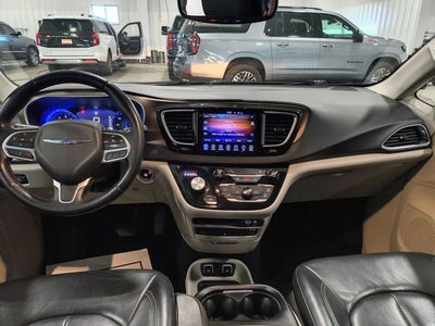 2017 Chrysler Pacifica Touring L Plus