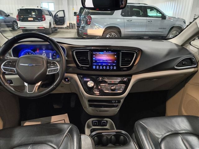 2017 Chrysler Pacifica Touring L Plus
