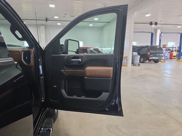 2023 Chevrolet Silverado 3500HD High Country