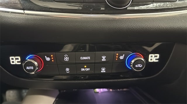 2022 Buick Enclave Essence