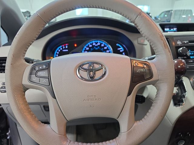 2014 Toyota Sienna XLE 8 Passenger