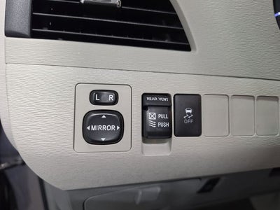 2014 Toyota Sienna XLE 8 Passenger