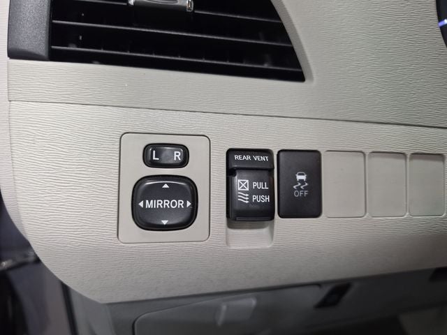 2014 Toyota Sienna XLE 8 Passenger