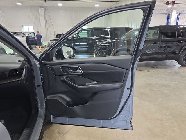 2024 Nissan Rogue Platinum