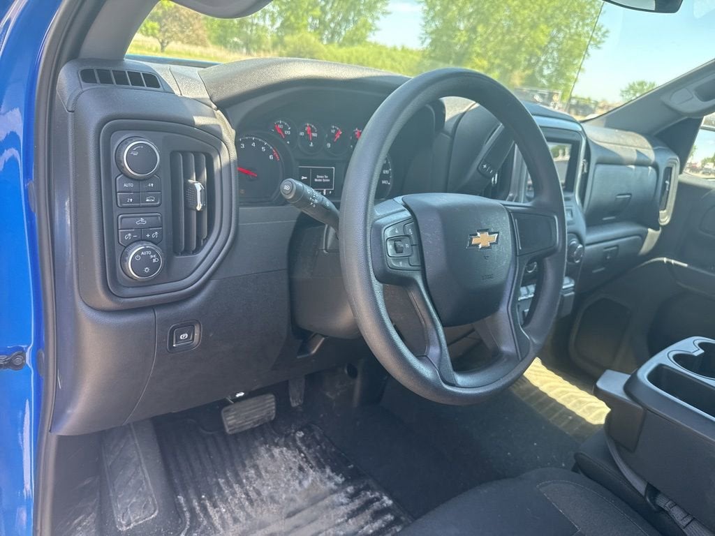 2025 Chevrolet Silverado 1500 Custom