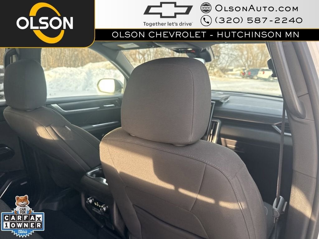 2025 GMC Acadia Elevation