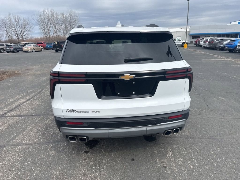 2025 Chevrolet Traverse LT