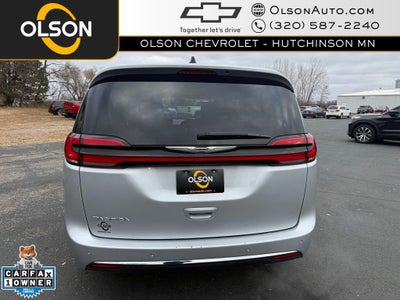 2024 Chrysler Pacifica Touring L