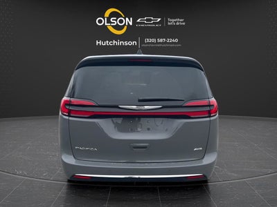 2025 Chrysler Pacifica Select