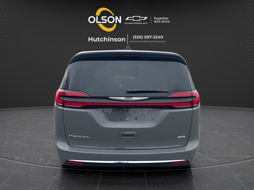 2025 Chrysler Pacifica Select