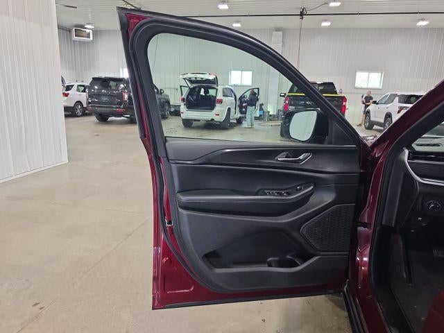 2025 Jeep Grand Cherokee Altitude 4x4