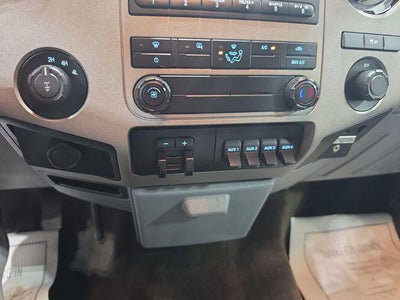 2013 Ford Super Duty F-350 SRW 4WD Crew Cab 6-3/4 Ft Box XLT