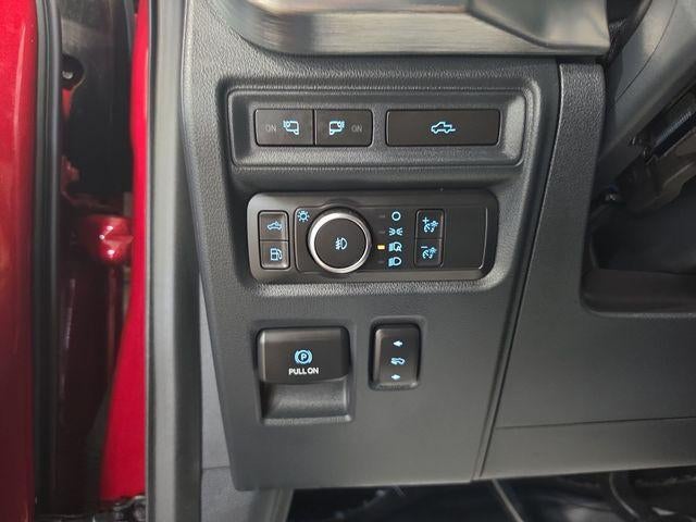 2022 Ford F-150 LARIAT 4WD SuperCrew 5.5' Box