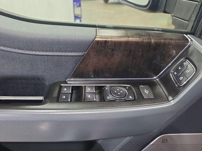 2022 Ford F-150 LARIAT 4WD SuperCrew 5.5' Box