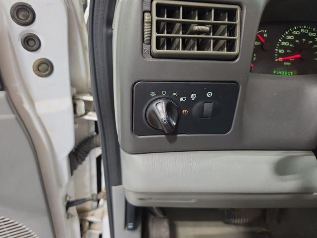 2002 Ford Super Duty F-250 Base