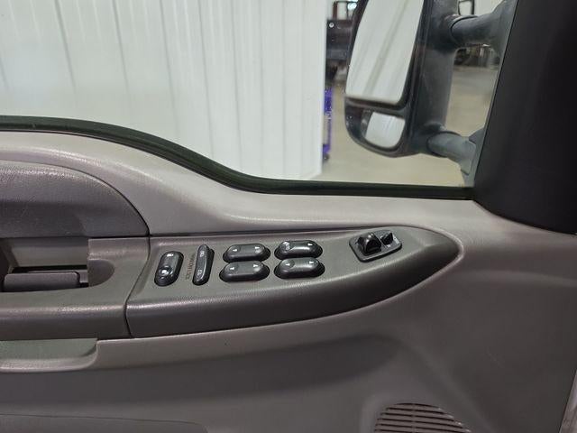 2002 Ford Super Duty F-250 Base