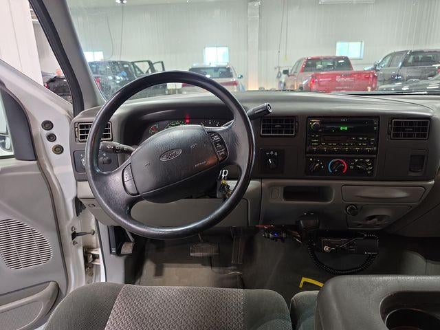 2002 Ford Super Duty F-250 Base