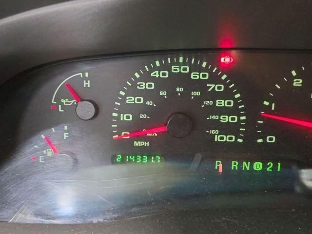 2002 Ford Super Duty F-250 Base