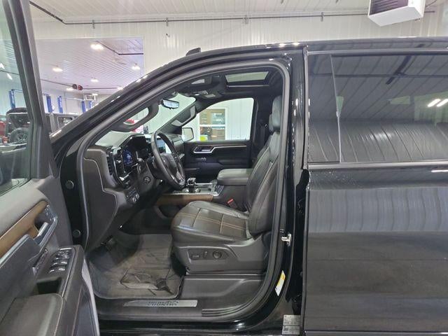 2024 Chevrolet Silverado 1500 Crew Cab Standard Box 4-Wheel Drive High Country