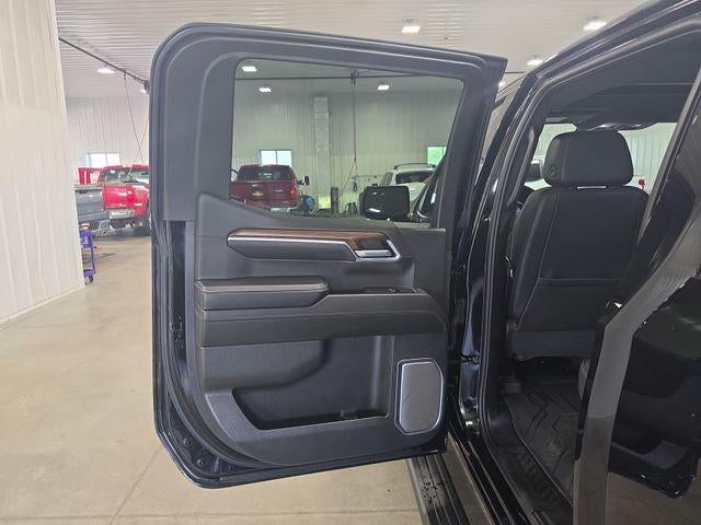 2024 Chevrolet Silverado 1500 Crew Cab Standard Box 4-Wheel Drive High Country