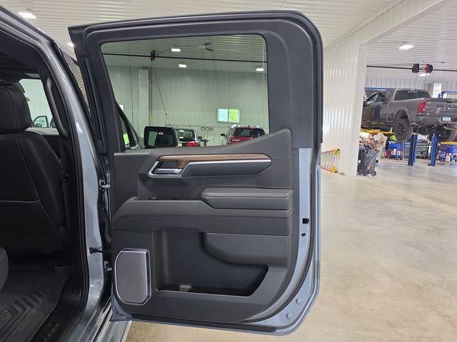 2025 Chevrolet Silverado 1500 Crew Cab Short Box 4-Wheel Drive High Country