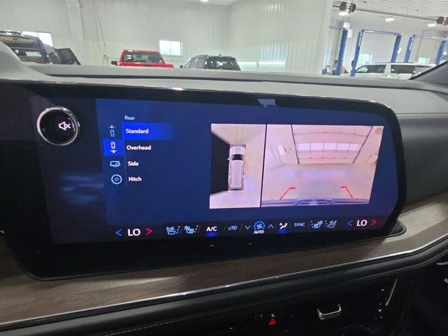 2025 Chevrolet Suburban 4WD High Country