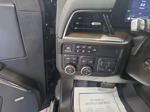 2025 Chevrolet Suburban 4WD High Country