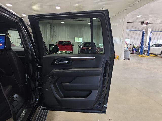 2025 Chevrolet Suburban 4WD High Country